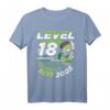 Level 18 Jahre Geburtstagsshirt für Jungen Gamer 2005 - Originelles Gaming Geschenk zum 18. Geburtstag für Zocker und Videospiel-Fans