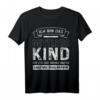 Ich Bin Das Mittlere Kind Das Grund Regel Haben T-Shirt - Lustiges Kinder T-Shirt mit Spruch, Klassisch Geschnitten