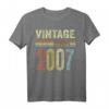 16. Geburtstag T-Shirt für Junge und Mädchen - Lustiges Geschenk zum 16. Geburtstag 2007, Klassisch geschnitten