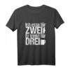 Ich esse für Zwei Er Trinkt für Drei Schwanger Baby Spruch T-Shirt – Lustiges Geschenk für Schwangere Frauen und humorvolle Babyankündigung