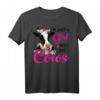 Ich bin nur ein Mädchen, das Kühe liebt - Kuh-Liebhaber T-Shirt für Mädchen und Frauen, perfektes Geschenk zu Geburtstag, Weihnachten & Muttertag