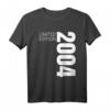 Lustiges T-Shirt zum 19. Geburtstag für Damen und Herren - Jahrgang 2004 Geschenkidee für Geburtstag, Bruder, Schwester, Sohn & Tochter