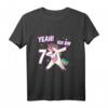 Kinder Yeah! Ich Bin 7 - Süßes Mädchen Geburtstag T-Shirt mit Einhorn und Regenbogen für kleine Prinzessinnen