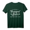 Jüngste Schwester lustiges Spruch T-Shirt - Originelles Geschenk für Geburtstag & Weihnachten