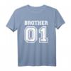 Bruder 01 T-Shirt – Klassisches Geschenk für Geschwister, Liebe zum Bruder zeigen, hochwertig mit doppeltem Saum