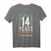 Geburtstag 14 Geschenke Shirt für Jungen & Mädchen - Lustiges T-Shirt zum 14. Geburtstag, klassisch geschnitten