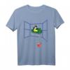 Linux Pinguin Wirft ein Apple aus dem Fenster T-Shirt – Lustiges Geschenk für Linux-Anwender & Technikfans
