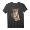 Löwen-Mama mit Baby T-Shirt - Farbenfrohes Afrika Motiv für Wildtiere- und Afrika-Fans