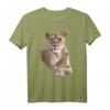 Löwen-Mama mit Baby T-Shirt - Farbenfrohes Afrika Motiv für Wildtiere- und Afrika-Fans