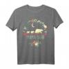 Mama Bear mit 2 Jungen T-Shirt mit Blumen – Perfektes Muttertagsgeschenk für Mütter, die ihre Familie lieben