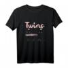 Geschenk werdene Mutter Zwillinge Twins loading T-Shirt - Perfekte Geburtstags- oder Babyshower-Geschenkidee für werdende Zwillingsmütter