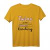 Geschenk werdene Mutter Zwillinge Twins loading T-Shirt - Perfekte Geburtstags- oder Babyshower-Geschenkidee für werdende Zwillingsmütter