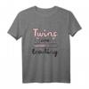 Geschenk werdene Mutter Zwillinge Twins loading T-Shirt - Perfekte Geburtstags- oder Babyshower-Geschenkidee für werdende Zwillingsmütter