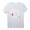 Mama von zwei Jungs leere Batterie T-Shirt – Humorvolles Muttertags- und Weihnachtsgeschenk für Mütter mit Söhnen