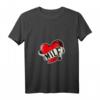 Damen Milf Herz Tattoo Milfhunter Milfs Geschenk – Lustiges Mama T-Shirt mit V-Ausschnitt für Weihnachten & Geburtstag