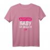 Werdende Mutter Geschenk | Babyfüße Mama ist Schwanger T-Shirt – Lustiges Schwangerschafts-T-Shirt für werdende Mamas und Babyparty-Geschenk