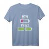 Zwillinge Mama Batterie T-Shirt – Humorvolles Geschenk für werdende Eltern von Zwillingen, Mama mit doppelter Energie