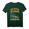 In Gedanken fahre ich mit meiner Eisenbahn Zug Lok Spruch T-Shirt – Perfektes Geschenk für Eisenbahner, Zugführer & Modellbahn-Fans zu Geburtstagen, Weihnachten & Vatertag