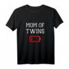 Lustiges Zwillingsmutter T-Shirt mit low Battery Symbol - Perfektes Geschenk für erschöpfte Mütter, die Ruhe und Humor suchen
