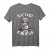 Not Fast Just Furious - Lustiges Katzengeschenk T-Shirt für Katzenliebhaber, Humorvolles Tiermotiv für Weihnachten, Geburtstag & Urlaub