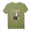 Give me baby one more wine - Humorvolles Wein & Popmusik T-Shirt für Weinliebhaber & Gelegenheitstrinker