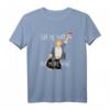 Give me baby one more wine - Humorvolles Wein & Popmusik T-Shirt für Weinliebhaber & Gelegenheitstrinker