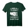 Papa & 3 Söhne Chaos Team T-Shirt - Witziges Familienoutfit für Vatertag & humorvolle Vätergeschenke