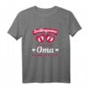 Oma von Zwillingen T-Shirt – Stolze Großmutter mit Enkelkindern, doppelt so stolz, klassisch geschnitten