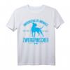 Unterschätze nie eine Frau mit einem Zwergpinscher Geschenk T-Shirt – Perfekt für Hunde Fans, Geburtstage, Weihnachten & mehr