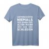 Unterschätze niemals einen alten Mann aus Schlesien T-Shirt – Geschenk für Opa, Papa & Familienmitglieder mit Stolz auf Schlesien
