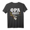 Herren Opa 2023 Loading T-Shirt - Lustiges Geschenk zur Schwangerschafts- und Babyankündigung für werdende Großeltern