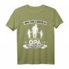 Herren Opa T-Shirt mit zwei Enkelsöhnen - Hoch 2 Opa Geschenk für stolze Großväter