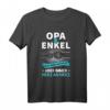 Partner Geschenk Opa Enkel T-Shirt – Lustiges Vatertags- & Herrentagsgeschenk mit Spruch für Papa & Opa, Partnerlook für Vater & Sohn