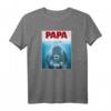 Ghost Papa Poster T-Shirt – Offizielles Heavy Metal Band Merch für Männer, Frauen, Kinder & Jugendliche