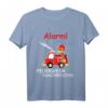 Kinder ALARM FEUERWEHR NACHWUCHS T-Shirt mit Feuerwehrauto und Feuerwehrmann Motiv – Perfektes Geschenk für kleine Feuerwehrfans zu Geburtstag, Weihnachten & Ostern