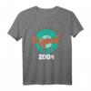 Lustiges 20. Geburtstag T-Shirt für Mann und Frau - Witzige Geschenkidee & Deko für den 20. Geburtstag 2004