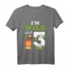 Kinder Wild an Three - Sohn Tochter 3 Jahre Geburtstags T-Shirt mit Tiermotiven und Spruch für den 3. Geburtstag