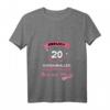 Lustiges Damen T-Shirt zum 20. Geburtstag - 'Endlich 20, ich kann alles, ich weiß alles - ähm Mama?' V-Ausschnitt Geschenk für Töchter & Feierdeko