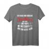 Ich Habe Eine Hübsche Tochter Eine Waffe Und Ein Gutes Alibi - Lustiges Vatertag T-Shirt für Familiengeschenke und besondere Anlässe
