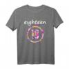 18 Jahre Geburtstag Grafik T-Shirt für Tochter, Schwester & Freundin – Unvergessliches Erinnerungsstück mit Sekt, High Heels & 18er Zahl
