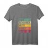 Damen Retro T-Shirt mit Spruch 'Mutti regelt das' im Vintage Balken Style - Personalisiertes Geburtstags- oder Muttertagsgeschenk mit V-Ausschnitt
