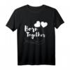 Kinder Born Together Shirt für Zwillinge - Partnerlook T-Shirt für Geschwister, Freunde & Geburtstagsgeschenke