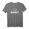 Papa Akku leer - Lustiges Vatertagsdesign für werdende Väter T-Shirt mit humorvollem Spruch