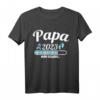 Papa 2023 wird geladen T-Shirt – Lustiges Schwangerschaftsverkünden Geschenk für werdende Papas & Großeltern