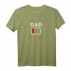 Herren Eltern Dasein - Vater ohne Energie - Lustiges Empty Battery T-Shirt für Eltern, die lachen wollen