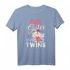 Große Schwester von Zwillingen T-Shirt – Perfektes Geschenk zur Ankündigung, Weihnachten & Geburtstage für Familien mit Mehrlingen